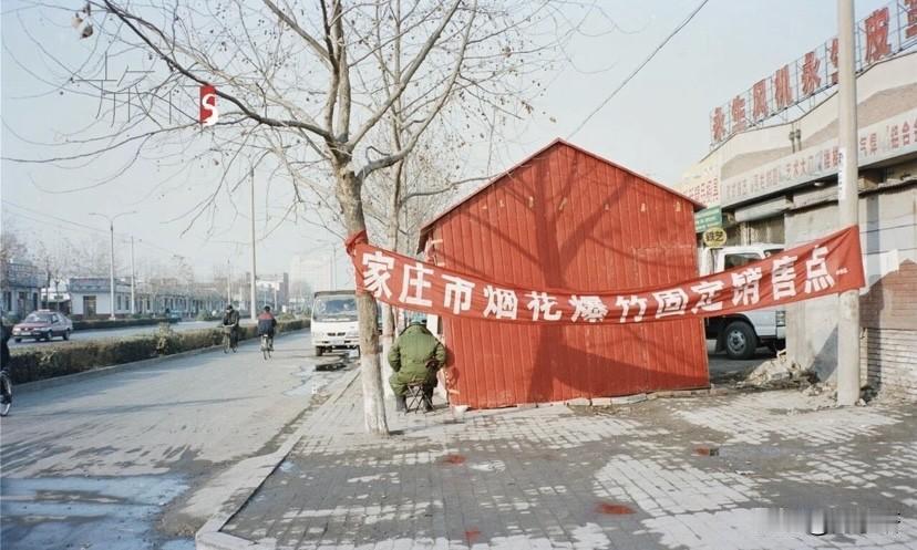 80后，你找个地方“看看吧”
现在有很多好的政策，比如房屋补贴，比如二胎补贴……