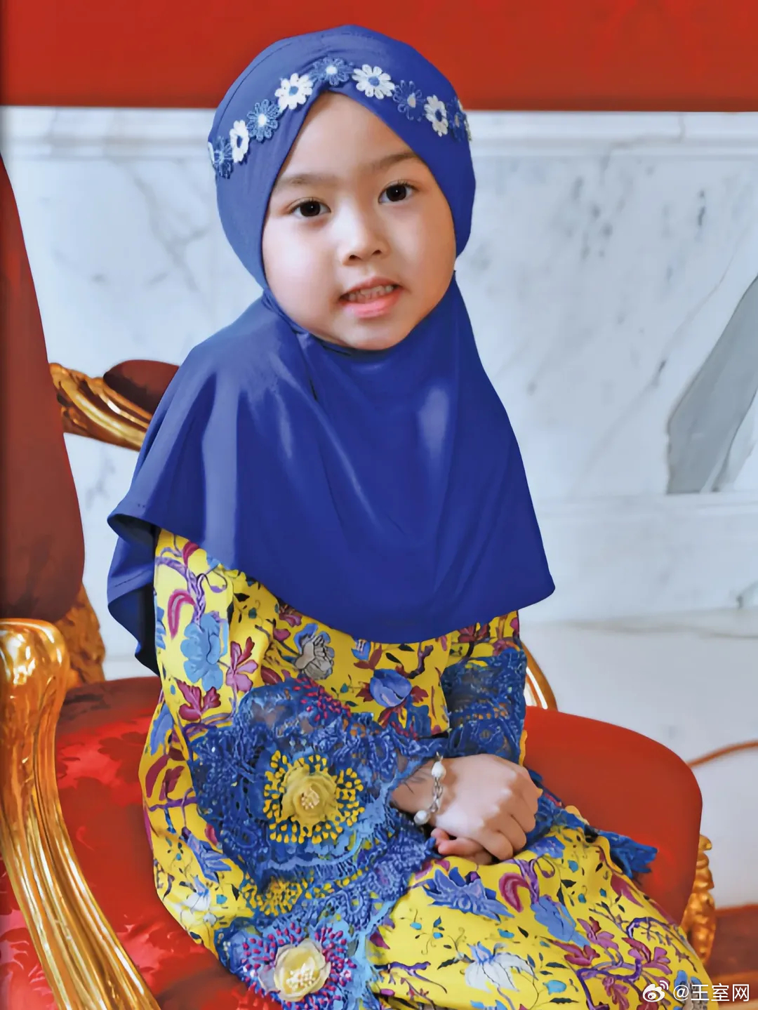 文莱王室 🇧🇳文莱王子阿卜杜尔·马利克和王妃拉比雅图的三个女儿：Muthee