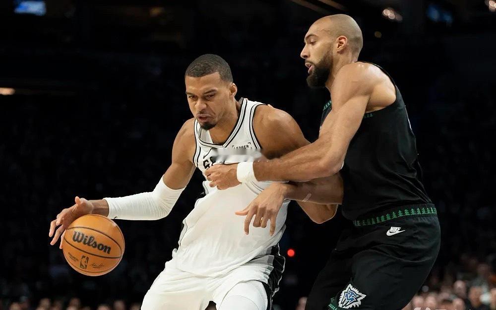 马刺2比1森林狼5月9日 NBA季后赛G3，圣安东尼奥马刺在客场以115-108