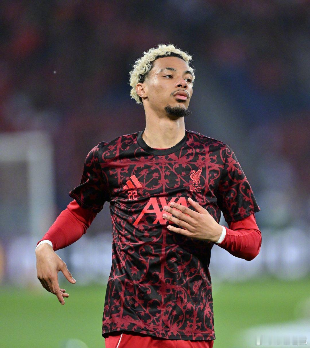 【重伤】利物浦宣布前锋埃基蒂克遭遇严重的跟腱伤势，赛季报销，并且无缘夏季的美加墨