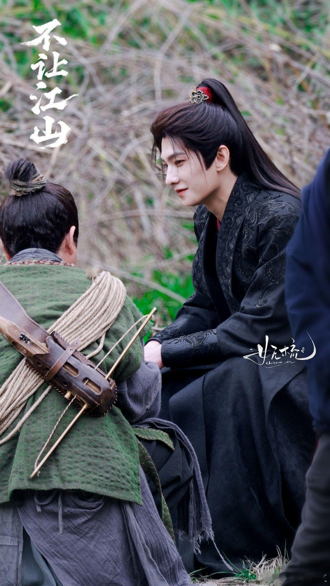 杨洋不让江山开拍以来最好看的一个造型！高马尾红发带黑戏服的李叱！话说杨洋这部剧越