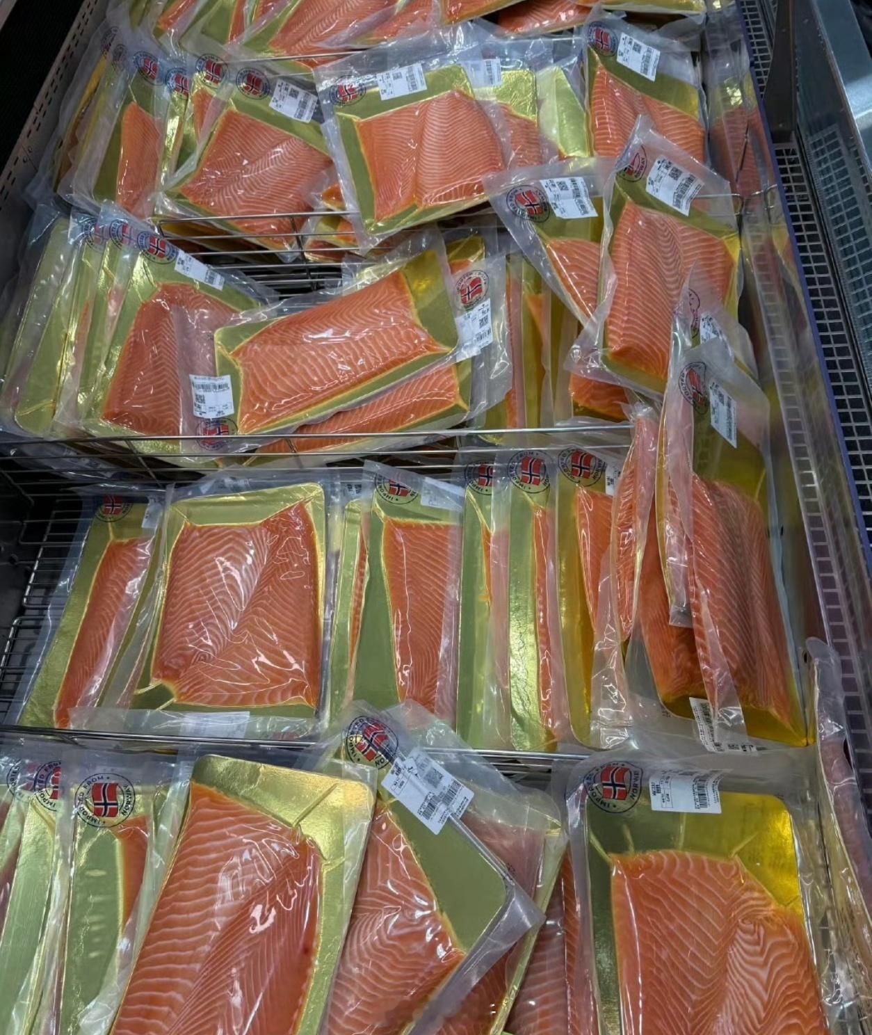 天塌了山姆的三文鱼原来不能生吃可生食的三文鱼通常放在即食区，不可生食的也有明确标