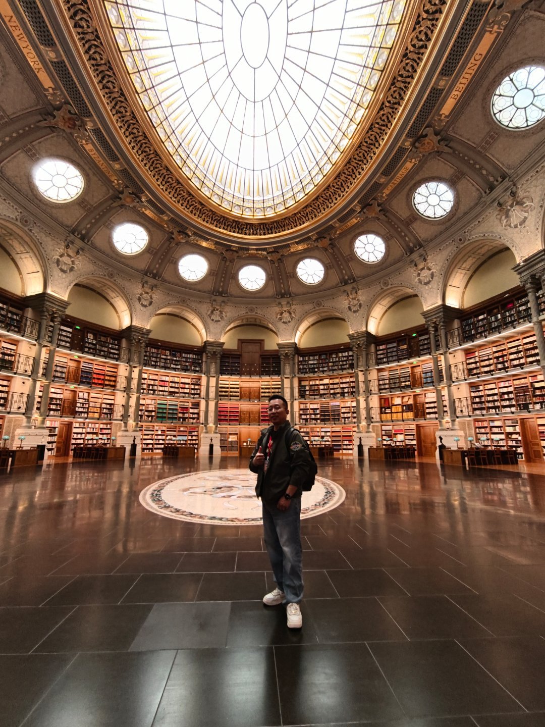 第一次进来华为三丫坡的图书馆很震撼 东莞·松山湖景区