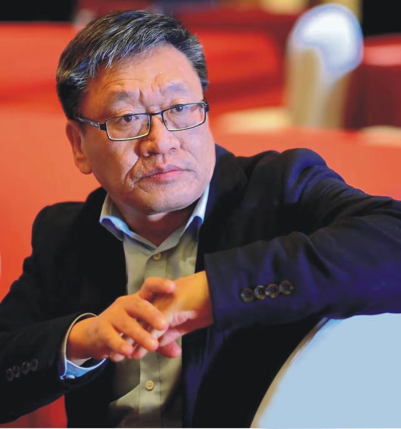 不搞意识形态的剑拔弩张，不搞阵营之间的拉帮结派，不把反谁当成毕生追求的事业，这才