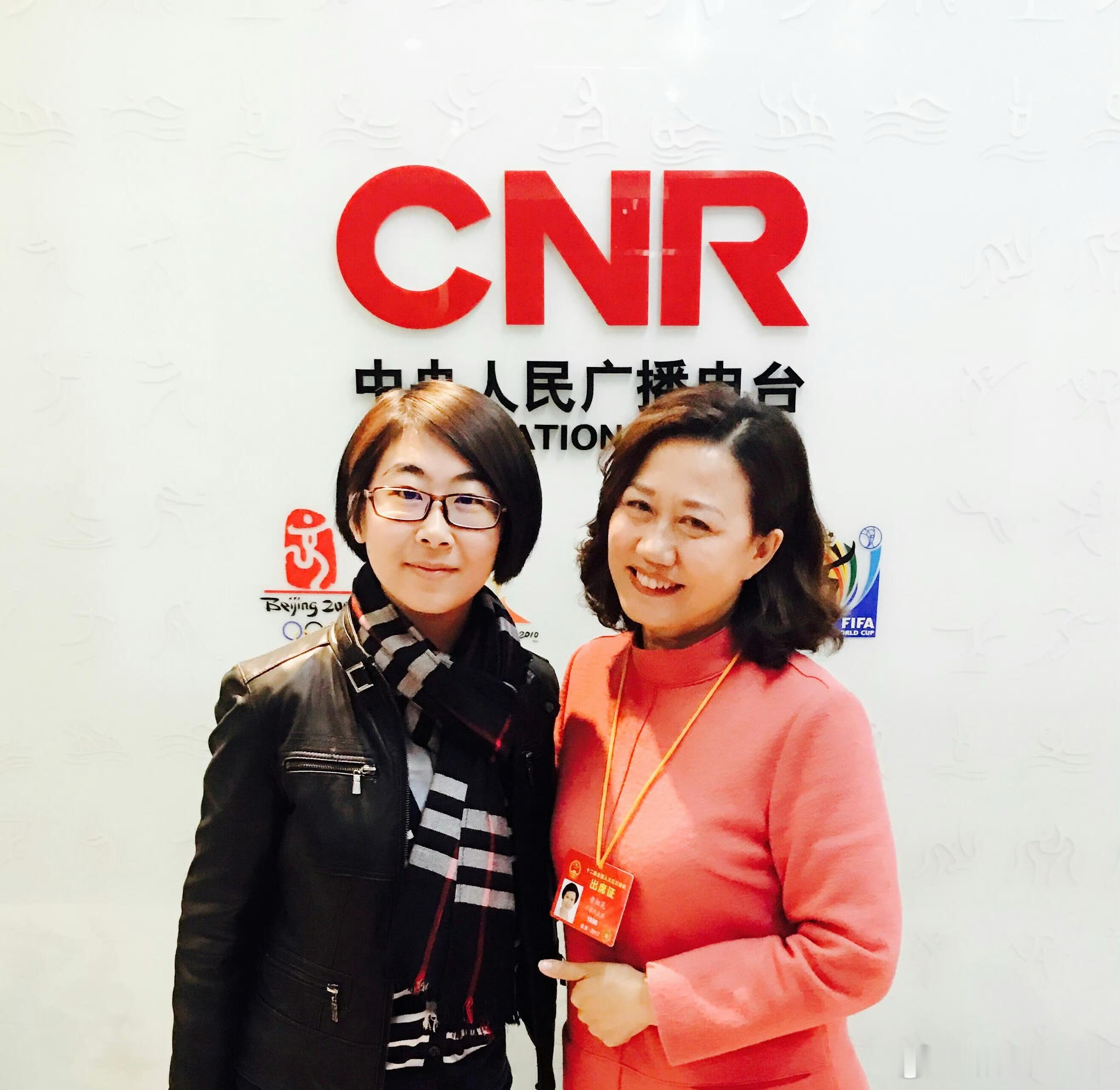 这几天关于“法定婚龄降到18岁”的讨论沸沸扬扬，反对声占大多数。其实这个提议已经