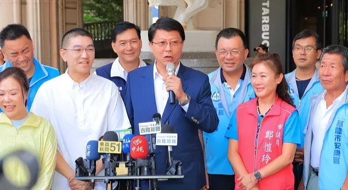 今日（15日），国民党立委谢龙介、李彦秀、林沛祥，以及新北市议员林国春、基隆市议