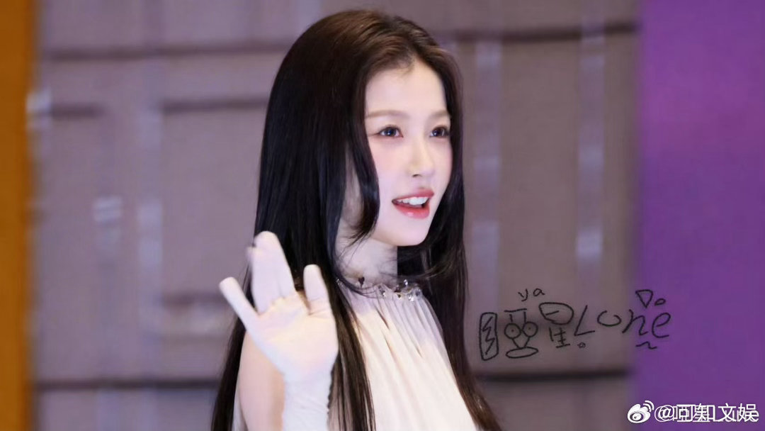 虞书欣生图直出的美貌虞书欣生图饭拍虞书欣生图饭拍，美貌值拉满，