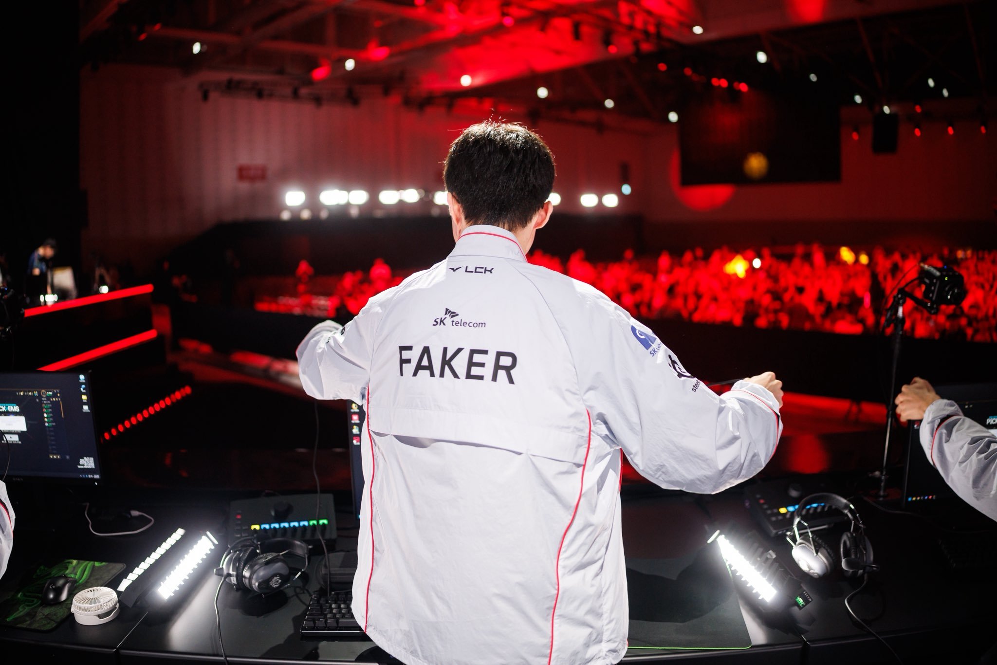 这个外套cr fakerized 