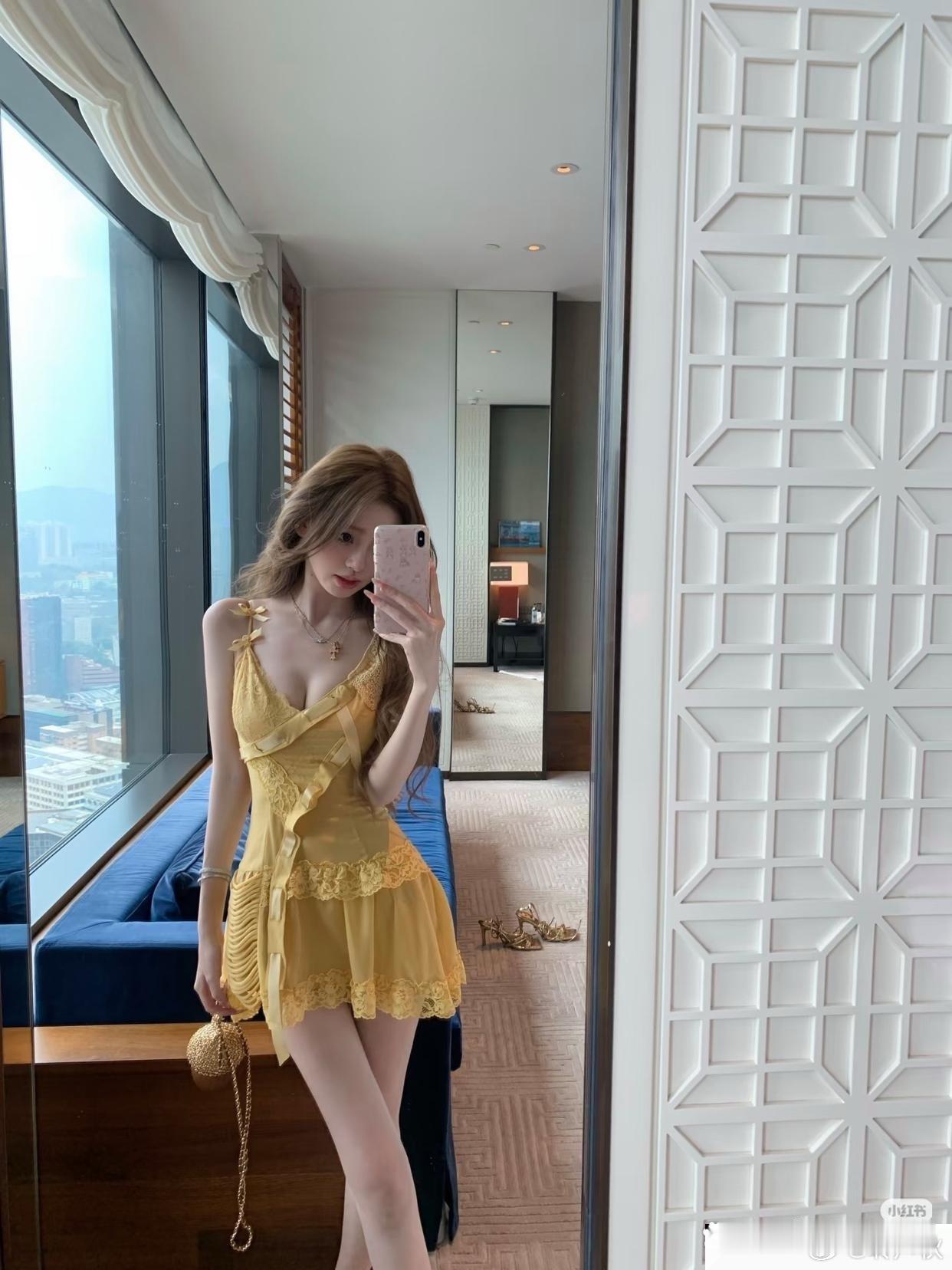 王思聪女友懒懒又晒酒店美照，身材真是好 ​​​