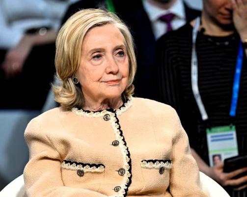 突发新闻：前国务卿希拉里克林顿说：我一无所知！
前国务卿希拉里·克林顿在向众议院