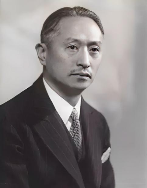 1985 年，98 岁顾维钧离世，他永远不知，女儿读懂了他的爱。
本文回顾近代外