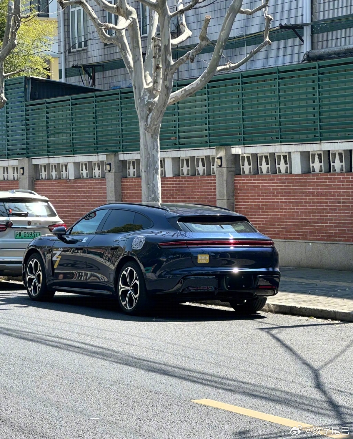 尚界 Z7T 实车图曝光这个蓝配这个猎装 真卖十几万起感觉真会卖爆啊 