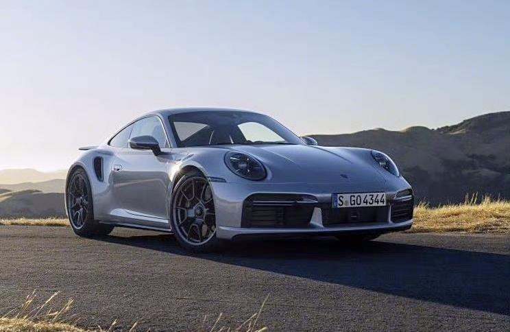 【#911Turbo50周年纪念版售价267.8万# 】
据汽车之家报道，日前，