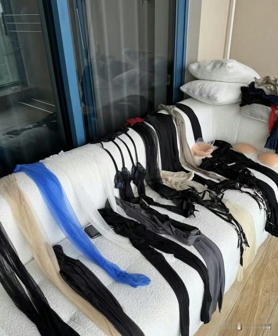 天气太冷了，这些都穿不了，呜呜呜