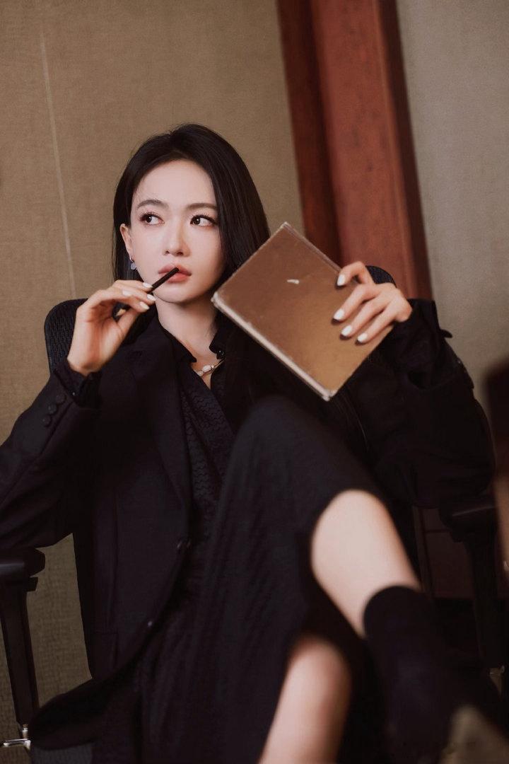 这期是为您定制的办公室女王OMG～我姐姐性张力拉满