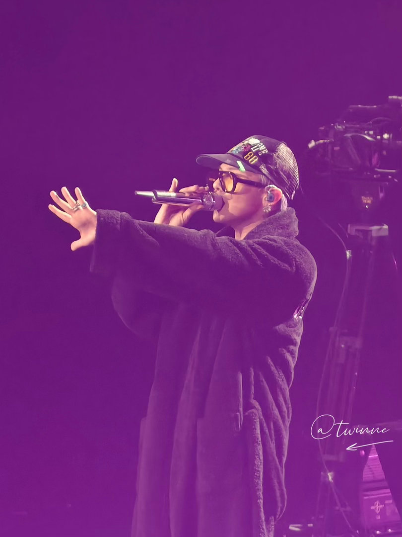 有一种风格叫权志龙🪄穿搭和舞台表演相辅相成，造型服务于艺术表达，这份独特很难被