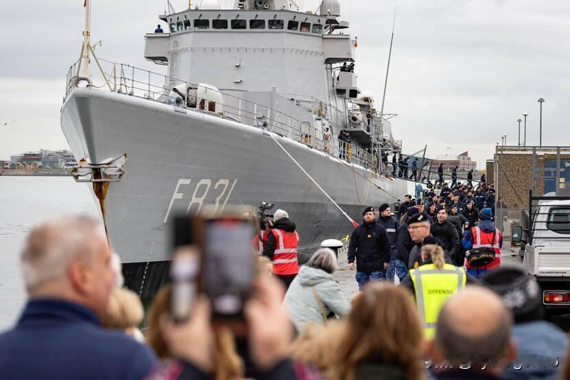 🇳🇱荷兰皇家海军“范·阿姆斯特尔”号护卫舰（F831）于2025年12月17