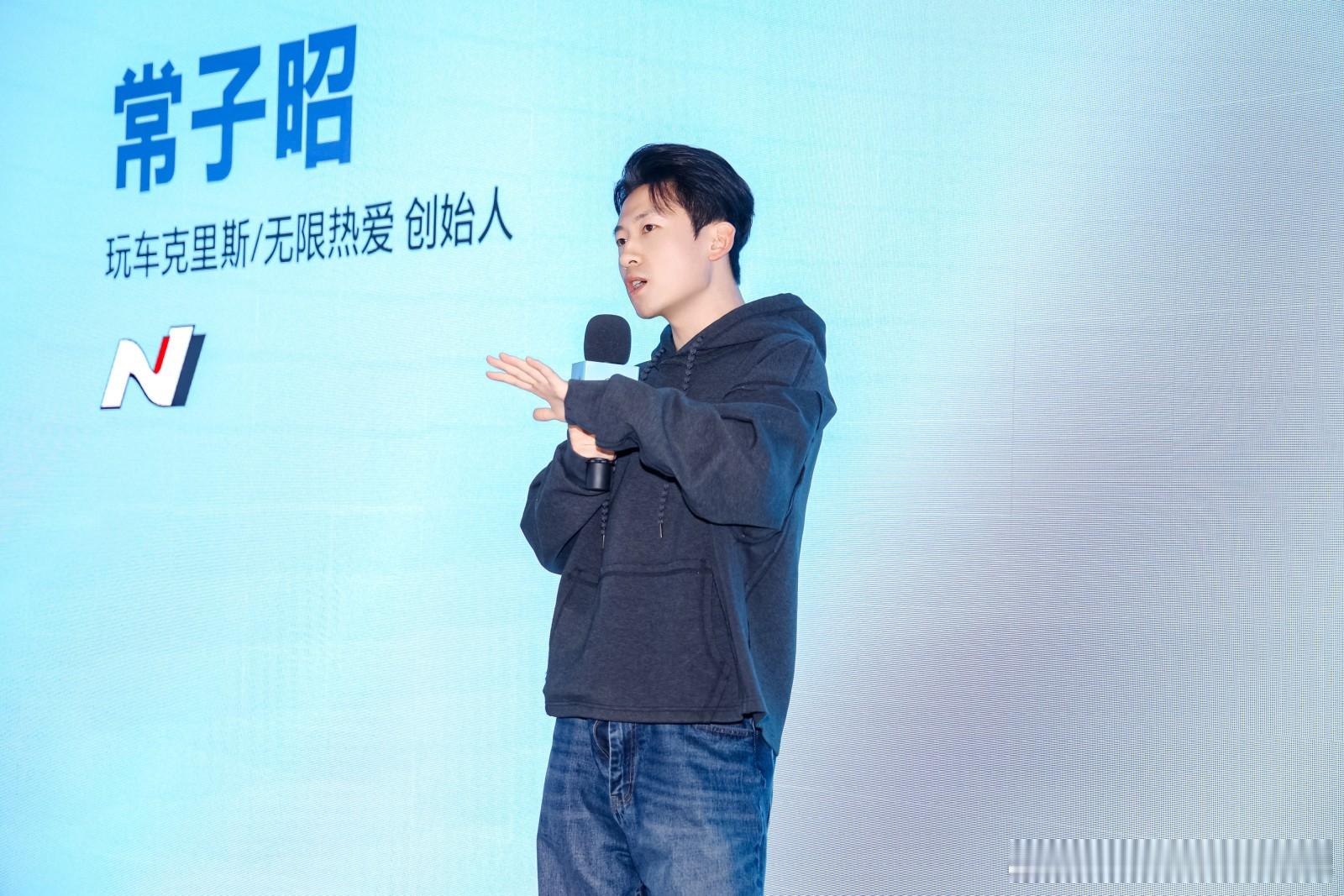 很荣幸被邀请来参加现代N的一周年店庆，讲真这两年开的车越来越多，对现代N的的喜爱