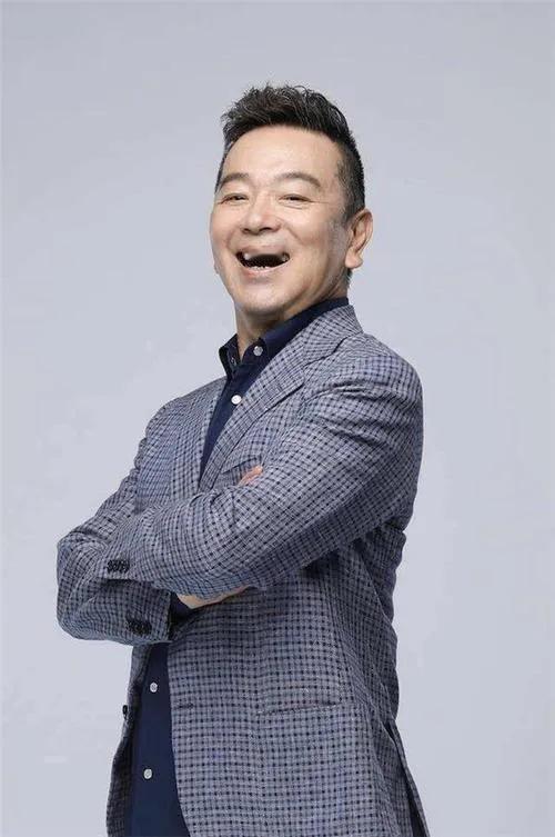 凭借《都挺好》张晨光人气暴涨，却被曝包二奶，本人犀利回应

说起张晨光的名字相信