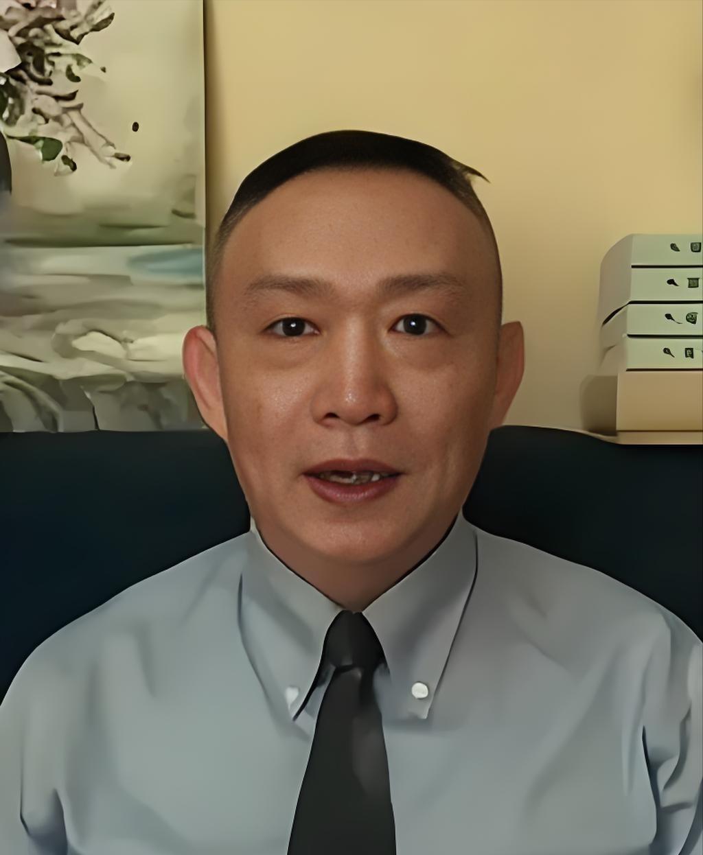 专家称立法漏洞威胁产业，

本土企业集体遇挫，

境外资金暗流涌动.

最近有学