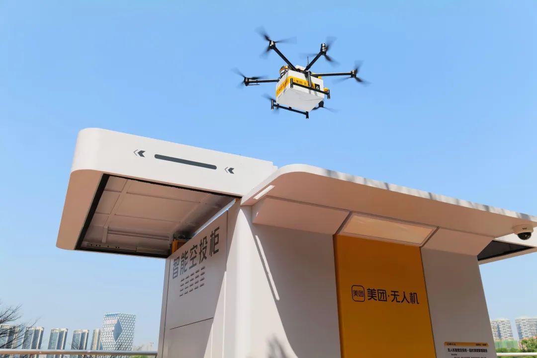 你如何看待郑丽文称自己访陆后心定了郑丽文的“心定”，定在亲眼看见无人机送奶茶的瞬