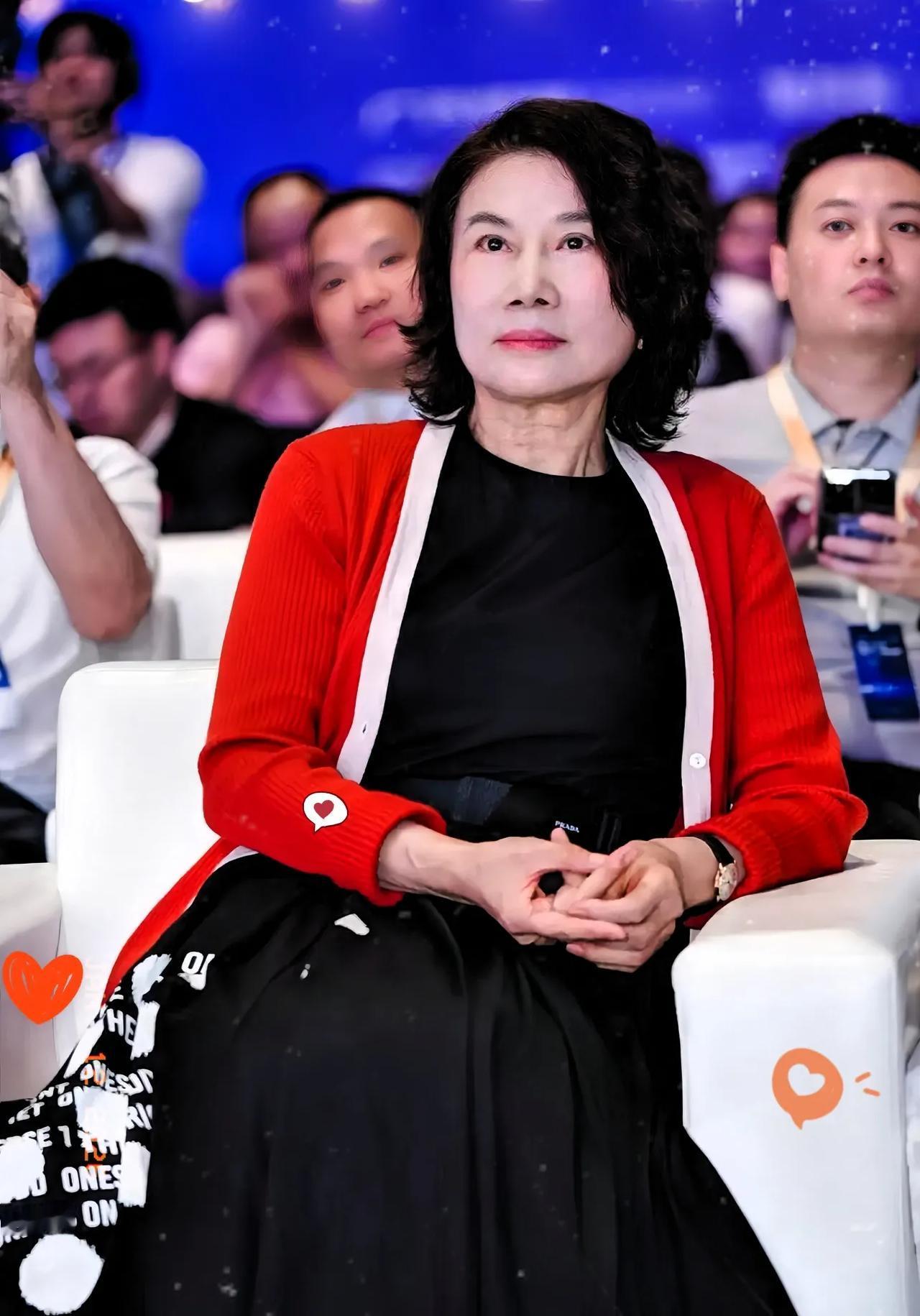 真是一点脸面都不顾了！去北京、上海的家电仓储中心转一圈就知道，格力新出的空调，箱