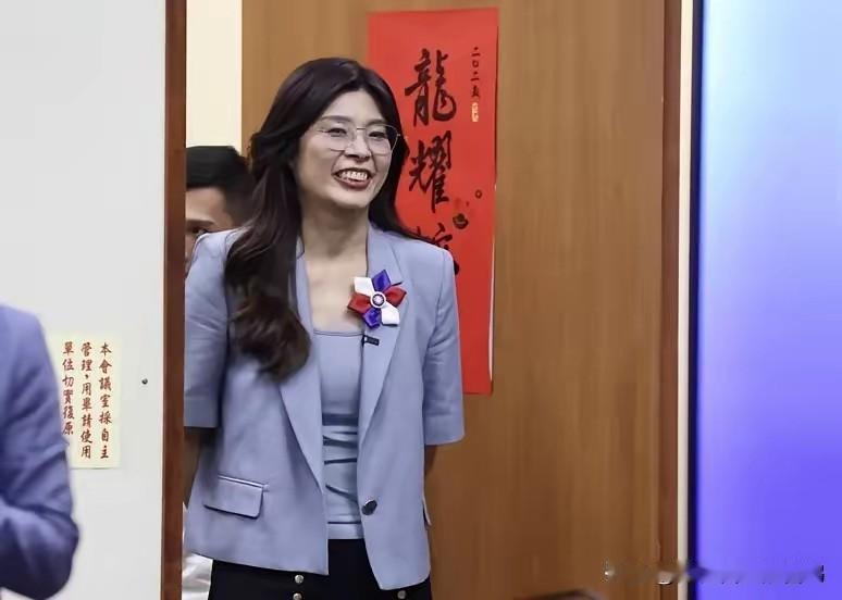 傻眼！
10月20日，国共两党互换电文。中共方面发出贺电，国民党方面回电。中共贺