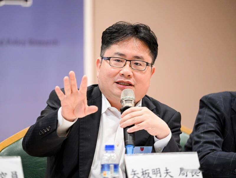 矢板明夫在台中给民进党智库讲课时遇袭，民进党当局不按正常伤害罪侦办，第一时间就定