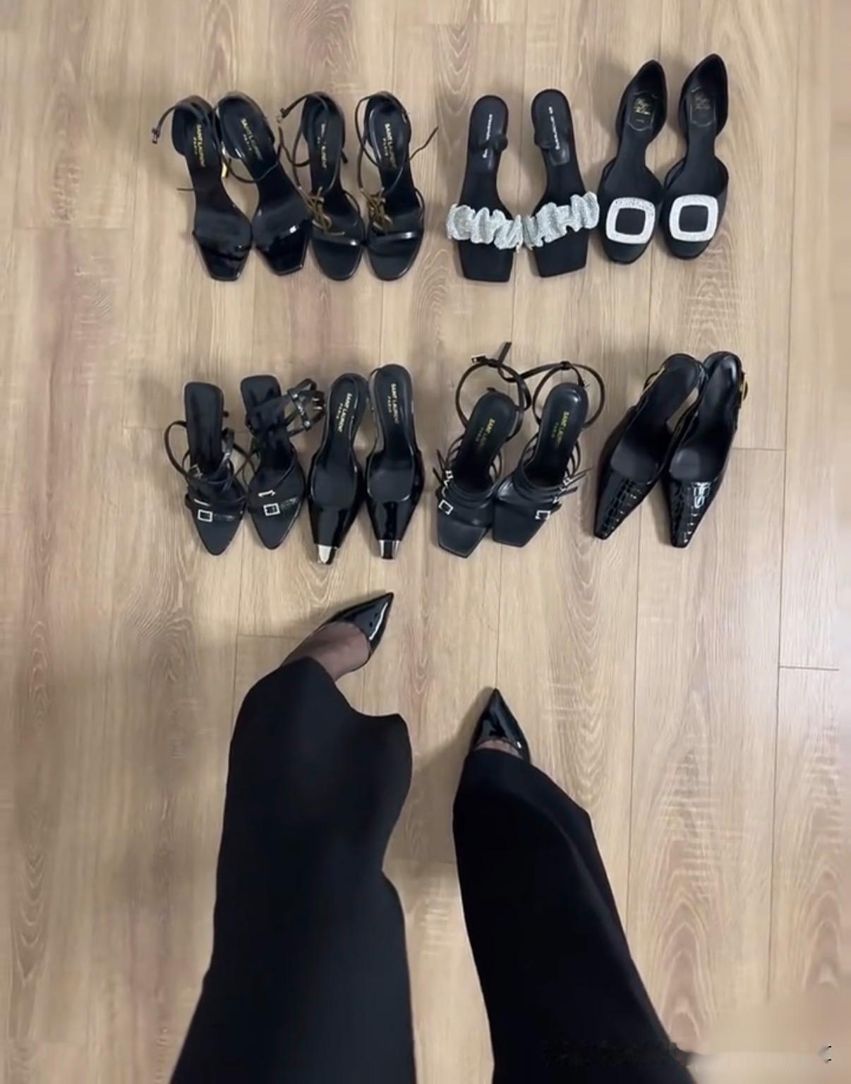 这样的高跟鞋你喜欢吗？
高跟鞋穿搭分享，高跟鞋不但女人喜欢穿，男人也喜欢穿呀！高