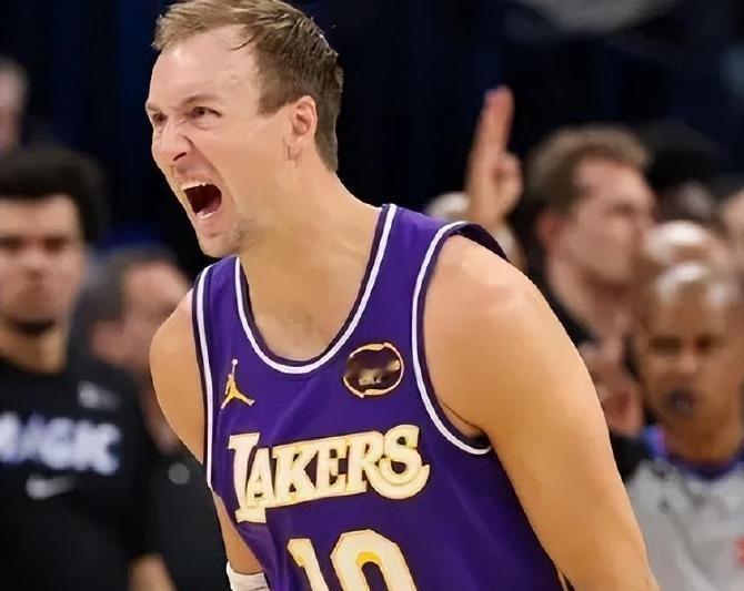 湖人终于裁掉水货科比·巴夫金，蒂米机会来了，未来比赛他有望转正！

最新消息，湖