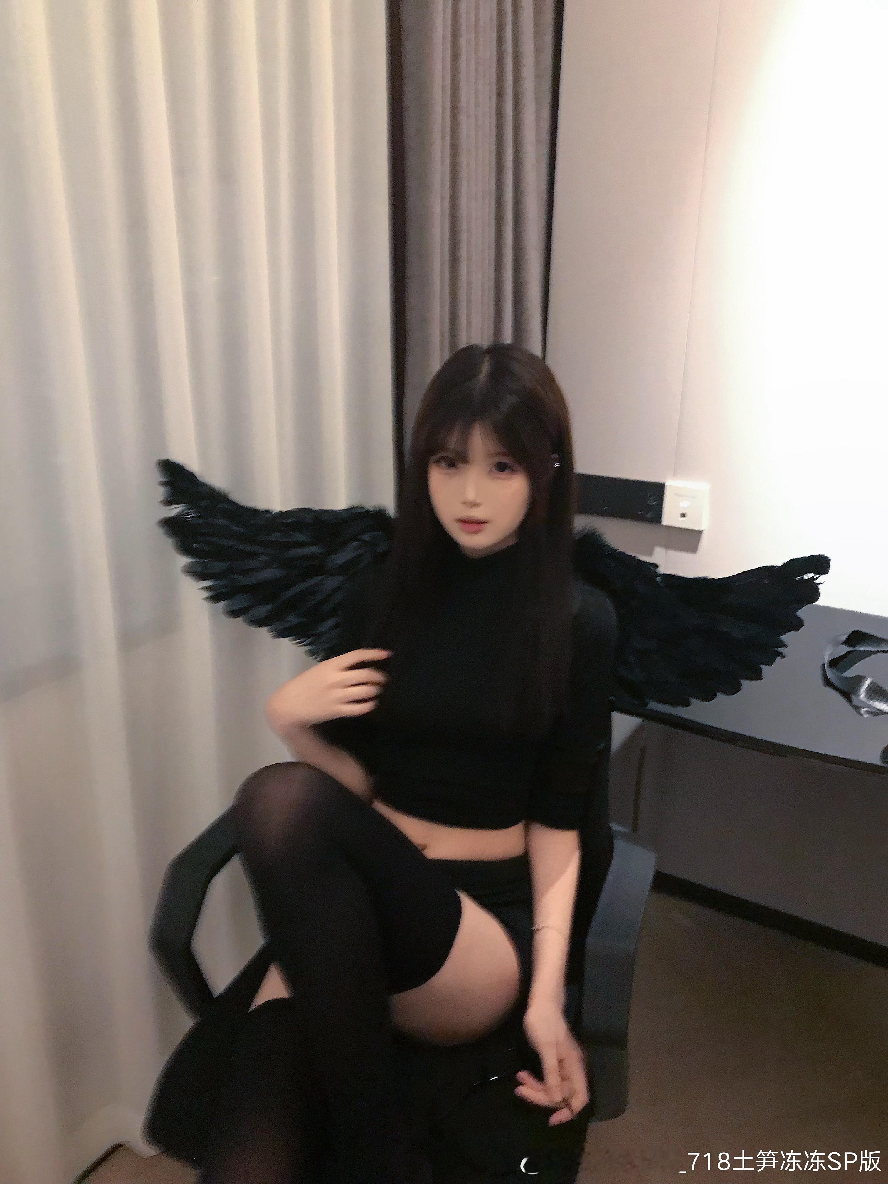 🎩 