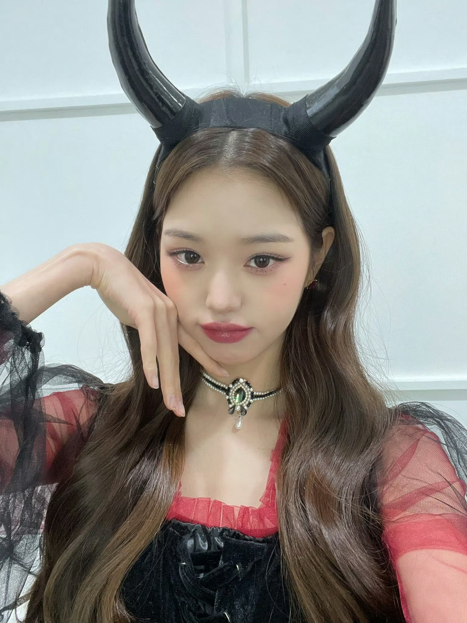 张元英[超话]张元英女五一 221028  官推更新🍬🍭😈 ​​​