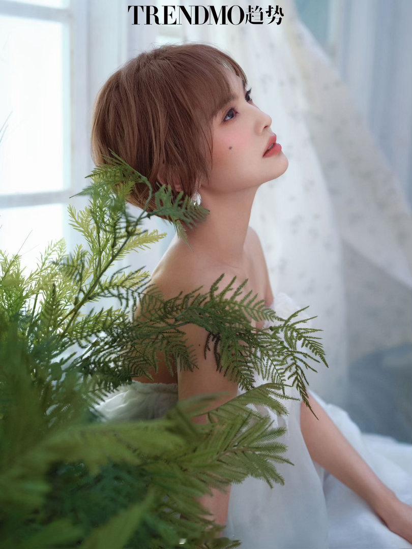杨丞琳说夏天替我延续杨丞琳短发纱裙造型 杨丞琳这组大片真的把季节交替的氛围感拉满