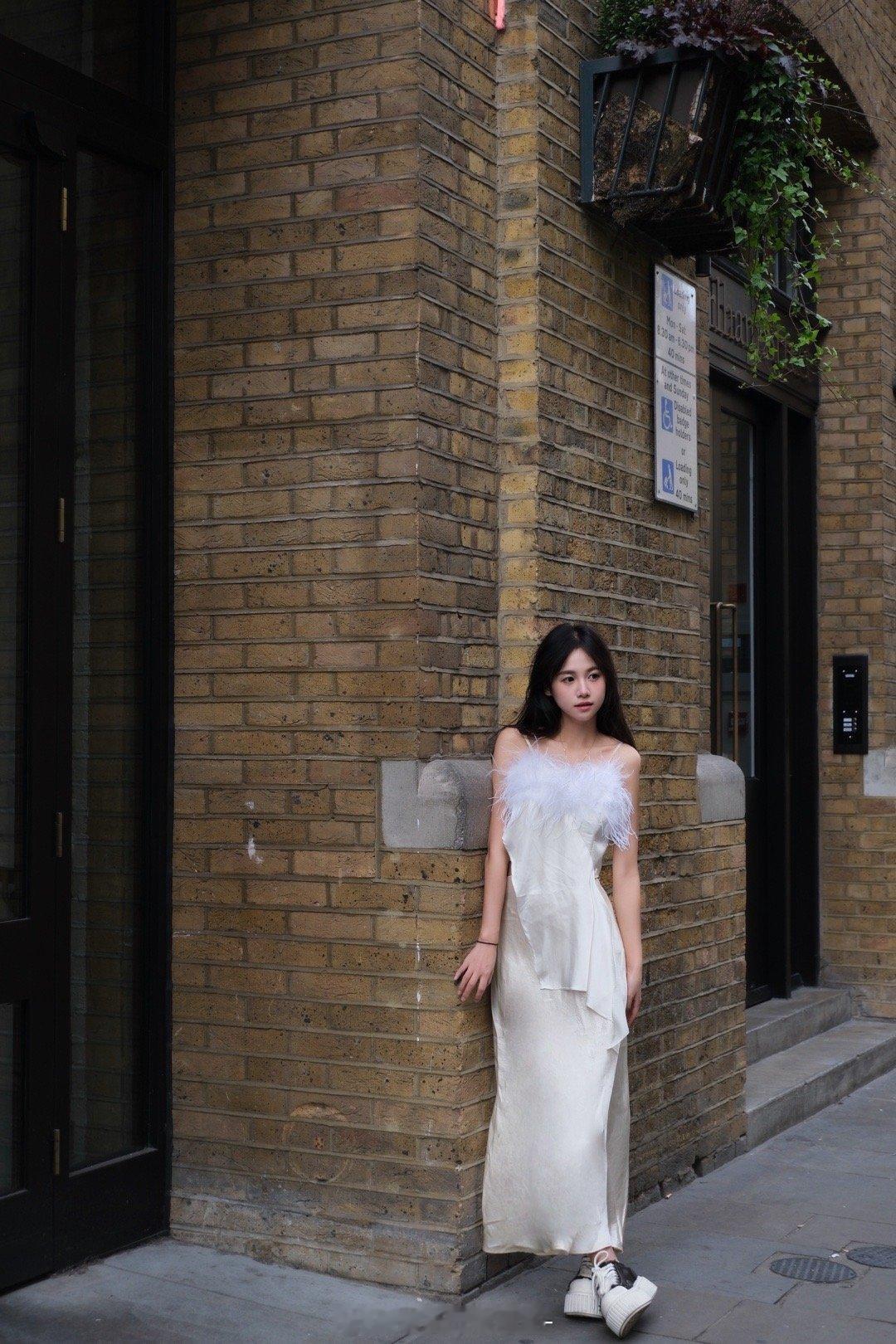 真正的幸福是 爱护自己然后 骂我一句 关我屁事  ​​​