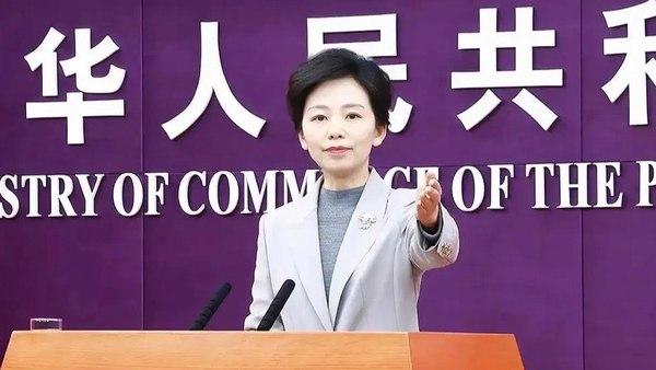 英伟达芯片以前我们要的时候美国卡脖子不让卖，现在求我们买我们也不要了。
在3月1