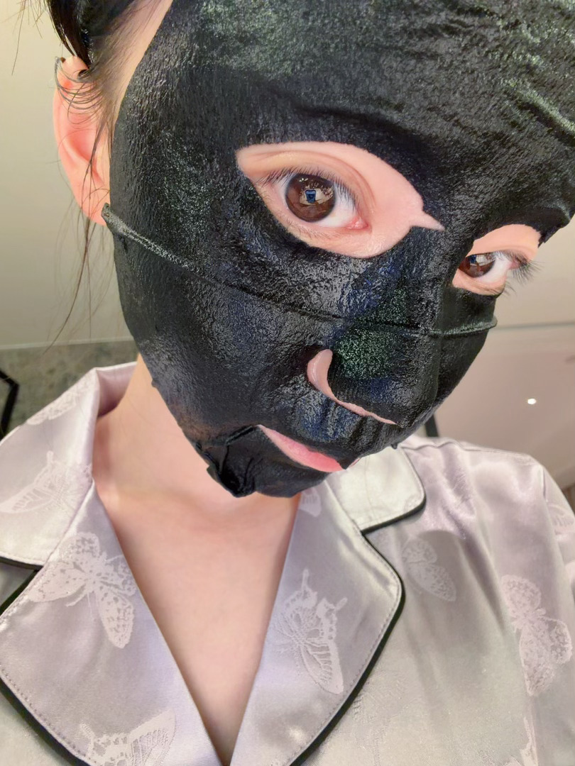 这个小女孩怎么这么萌