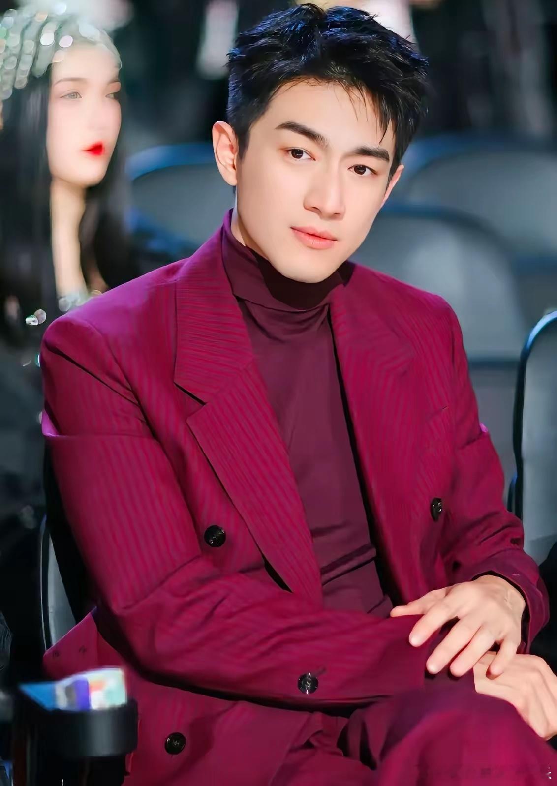 林更新真挺无辜的什么都没干从领衔主演变成了特别出演，唯一主演只有成毅一个人了成毅