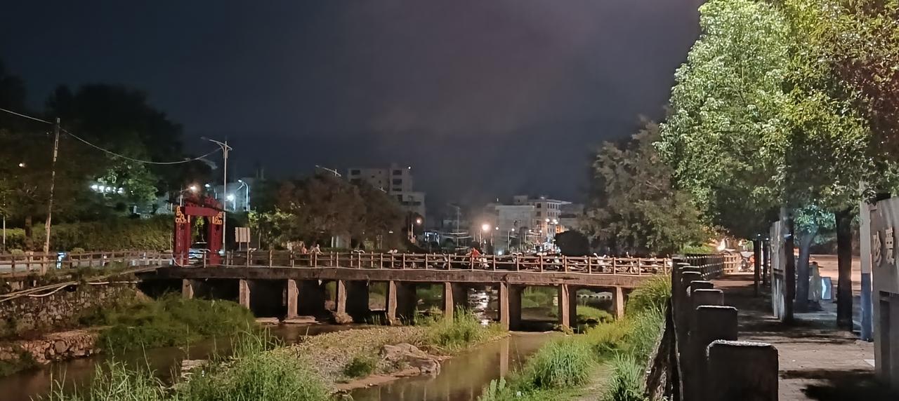 长泰区——乔美乔山石桥夜景