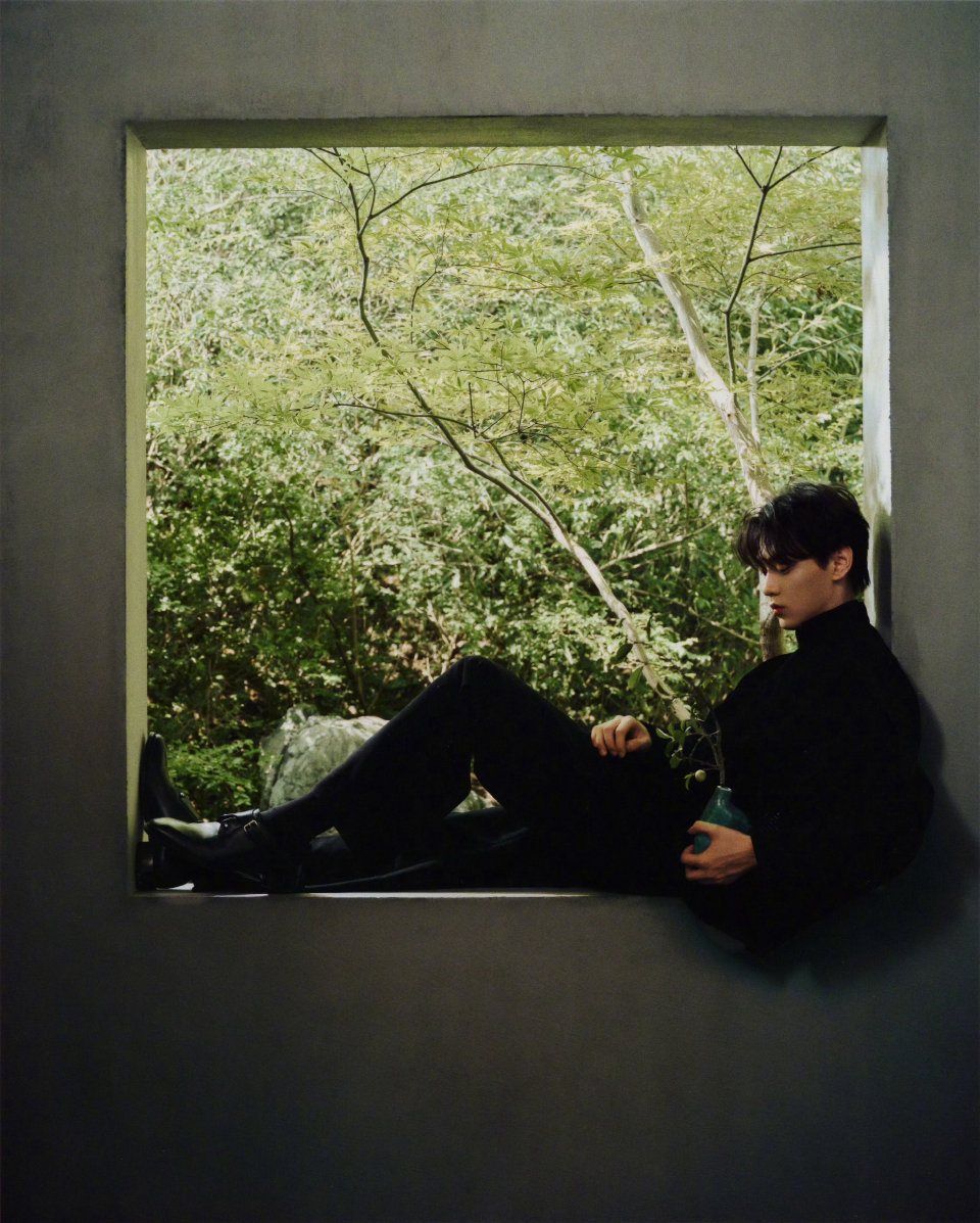 田栩宁 × 人民画报 CHINA PICTORIAL 封面大片 田栩宁在自然的纹