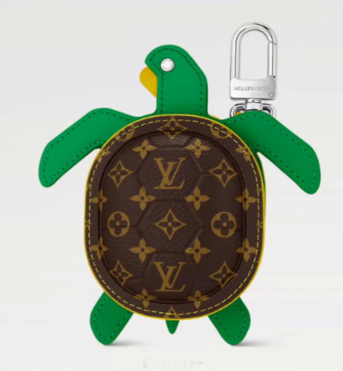 #LV推小乌龟挂件7400元一个#这不会是看到全红婵很喜欢🐢，觉得是一个风口，