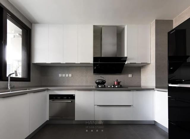 168㎡现代简约，返璞归真的设计，简单朴素好自然