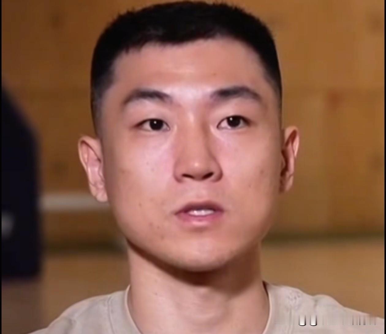 满是不舍！高诗岩:回应离开中国男篮:

十分遗憾、非常无奈，当知道自己离队那一刻
