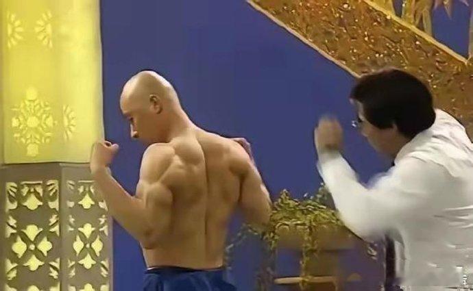 陈佩斯年轻时的身材真棒​​​