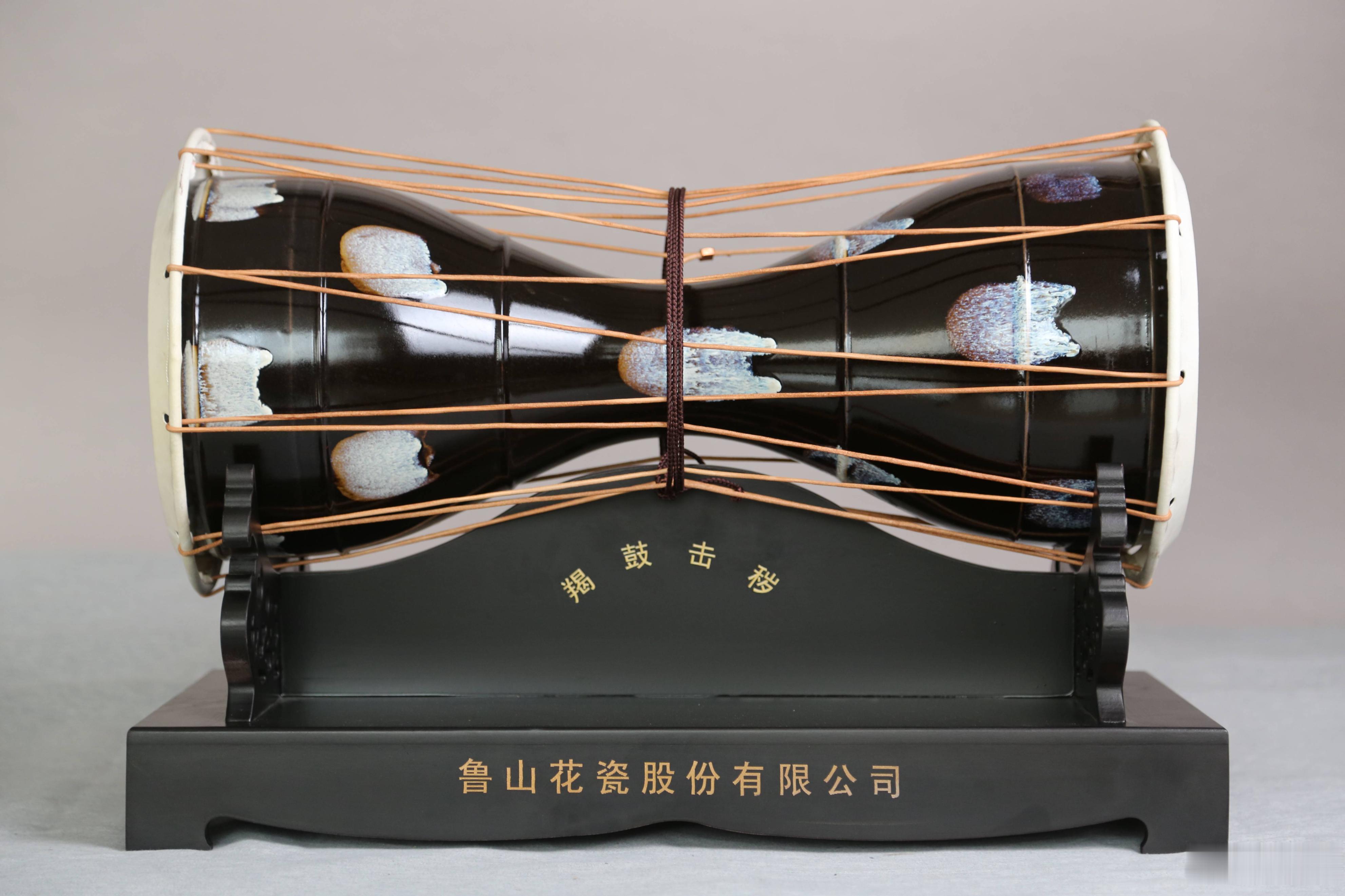 粉丝澄清朱一龙敲的是中国羯鼓黑粉红粉什么的，不重要关键是趁此热点科普 搞清楚日本