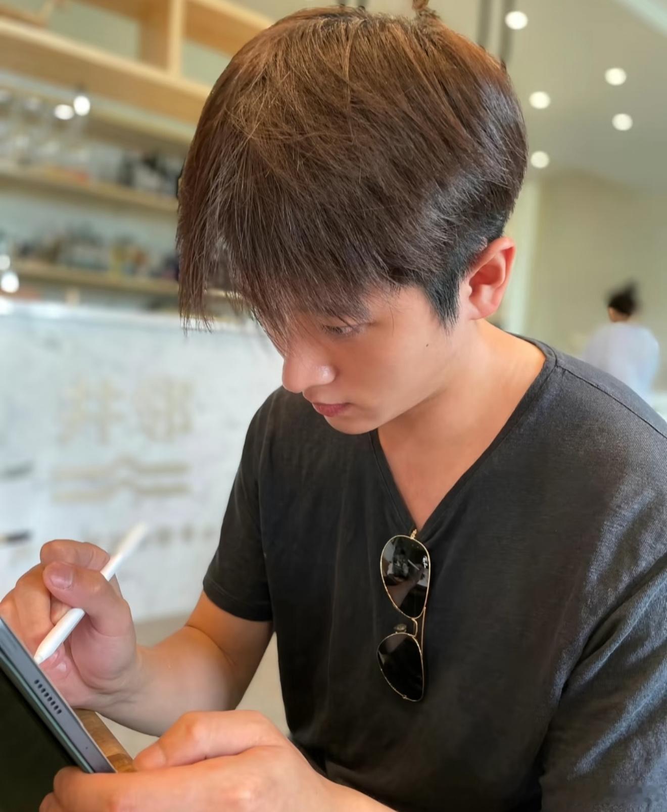 内娱第一对美术生cp救命！丞磊徐若晗闯民国金丝雀赛道太适配了！侧拍图、预告、路透