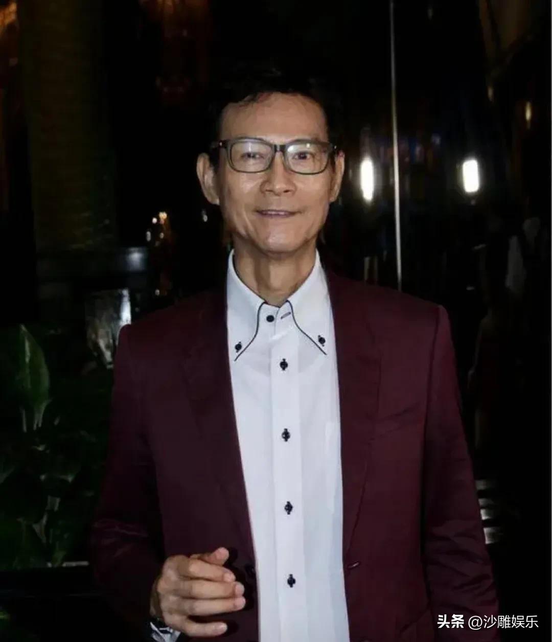 郑少秋，罕见发文回应！

3月24日，那个神隐了整整三年的“大侠”郑少秋，终于有