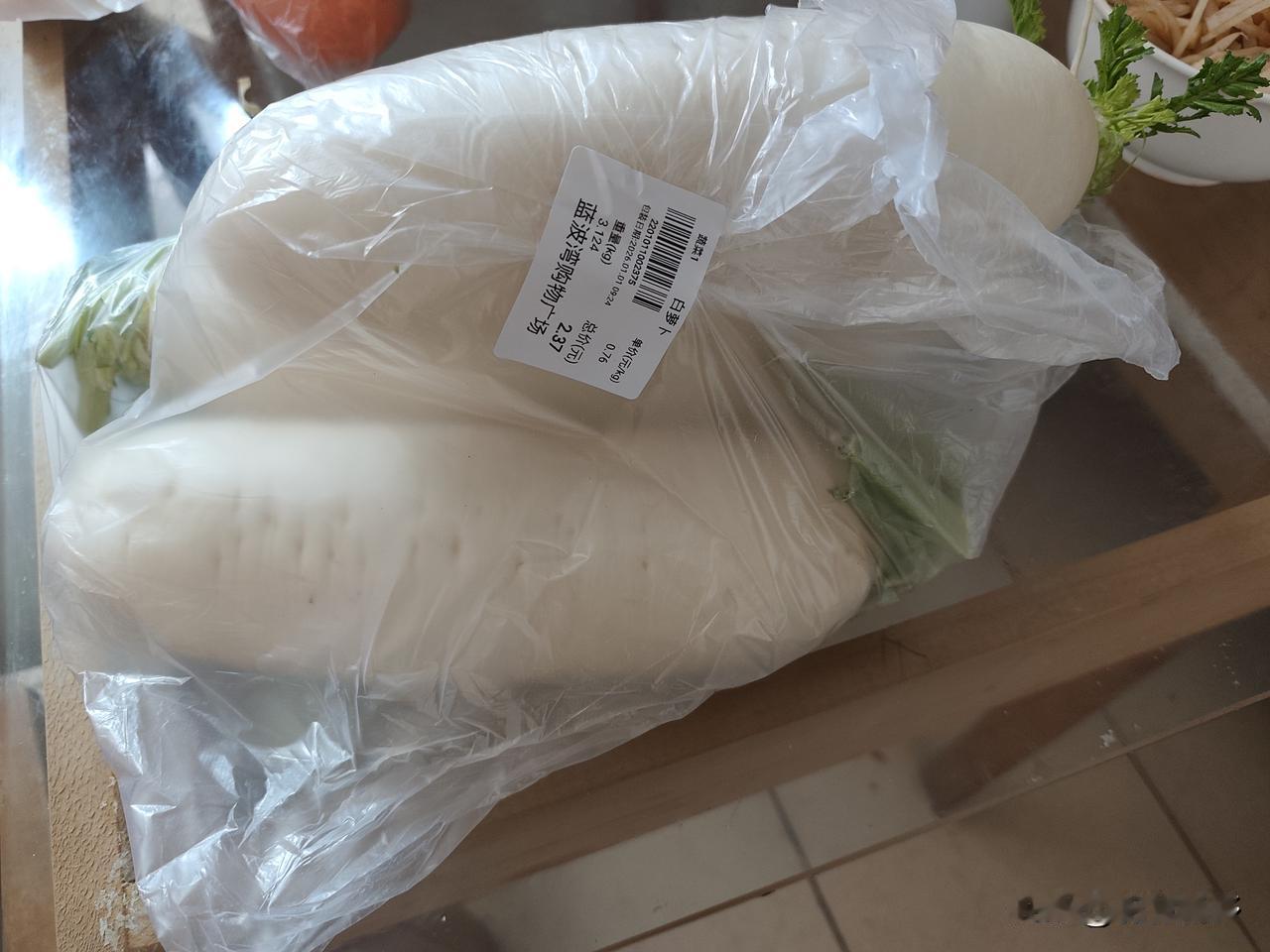 2025年结束了，又是一年没挣到钱，只能天天吃萝卜白菜了，遇到白萝、白菜卖的便宜