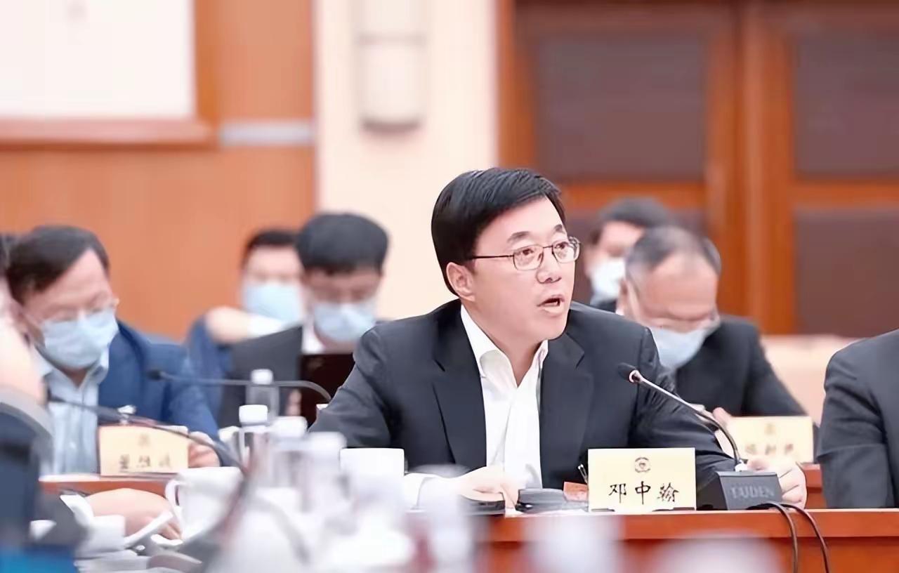 轮到美国被“垄断”了！“芯片之父”弃美回国，研发成果堪比核武

被誉“中国芯之父