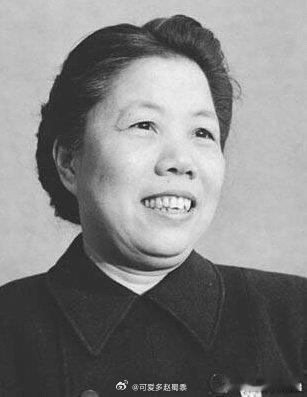 缅怀，1992年7月11日，邓颖超逝世 