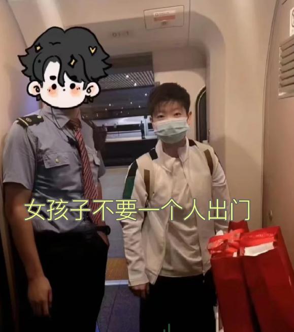 孙颖莎独自一人坐火车回河北老家过中秋，很多人都担心孙颖莎的安全问题

咱们先来分